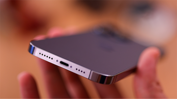  iPhone 14 Pro Max dung lượng pin đột phá, sạc đầy chỉ trong vòng 1 giờ đồng hồ
